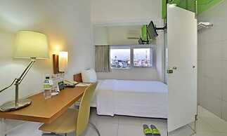 Whiz Hotel Pemuda Semarang