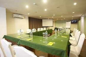 Whiz Hotel Pemuda Semarang