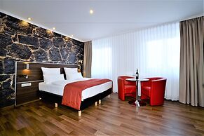 Ascot Hotel
