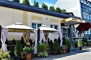 Ascot Hotel