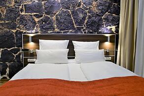 Ascot Hotel