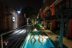 Nicky's Handlebar Hotel