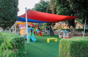 Makronisos Village