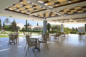 Makronisos Village