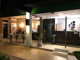Quint's Travelers Inn
