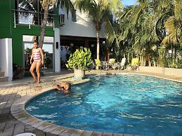 Quint's Travelers Inn
