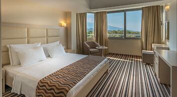 Cronwell Platamon Resort