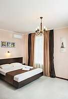Hotel Status Apartments