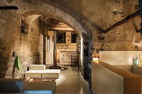 Zash Country Boutique Hotel