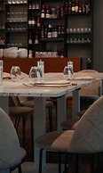 One Hotel & Restaurant