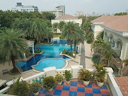 The Palms - Town & Country Club