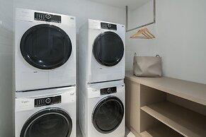 Lanson Place Winsland, Singapore