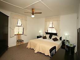 District Six Guesthouse