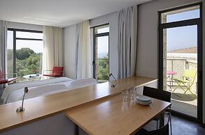 Leivatho Hotel