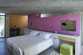 Leivatho Hotel