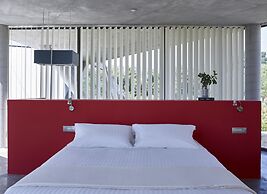Leivatho Hotel