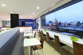 One La Paz Hotel