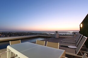 One La Paz Hotel