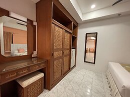 Summer Breeze Hotel