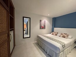 Summer Breeze Hotel