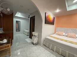 Summer Breeze Hotel