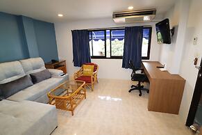 Summer Breeze Hotel
