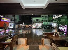 Summer Breeze Hotel
