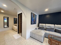 Summer Breeze Hotel