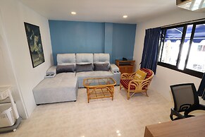 Summer Breeze Hotel