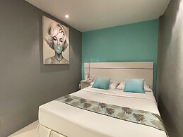 Summer Breeze Hotel