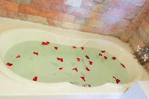 Muangthong Boutique Hotel