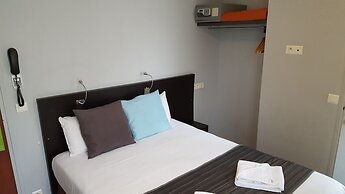Le Montclair Montmartre by River - Hostel