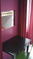 Le Montclair Montmartre by River - Hostel