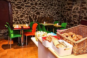 Le Montclair Montmartre by River - Hostel