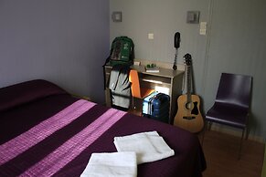 Le Montclair Montmartre by River - Hostel