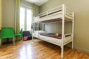 Le Montclair Montmartre by River - Hostel