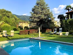 Villa Siesta, Park & Pool Living