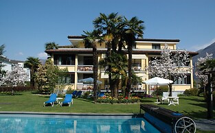 Villa Siesta, Park & Pool Living