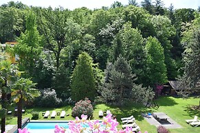Villa Siesta, Park & Pool Living