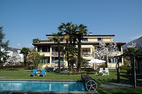 Villa Siesta, Park & Pool Living