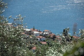 Karavia Lux Inn