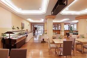 Louvre Hotel