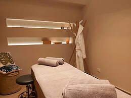 Alexakis Hotel & Spa