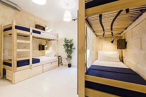 Two Pillows Boutique Hostel
