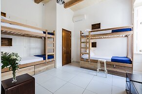 Two Pillows Boutique Hostel