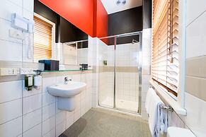 Tolarno Hotel