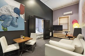 Tolarno Hotel