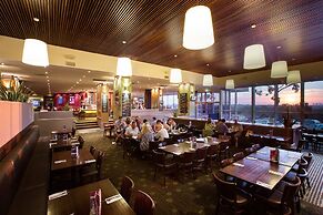 Nightcap at Shoppingtown Hotel