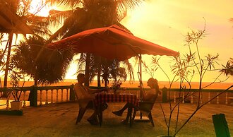 Topaz Beach Hotel