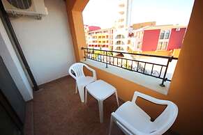 Menada Ravda Apartments